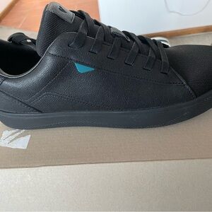 Soho Asphalt Black on black women's Sneakers